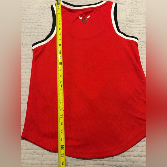 Chicago Bulls Jersey Women’s Size Medium Red Sleeveless NBA - Picture 8 of 9